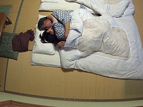 舌と舌が絡みあう愛欲の熟年不倫カップル性交4時間　サンプル画像10